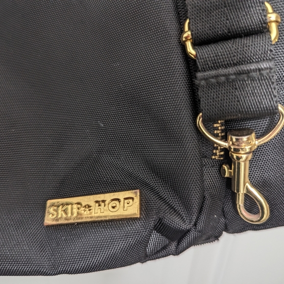 Skip Hop Chelsea Diaper Bag Gently Used - Picture 4 of 7